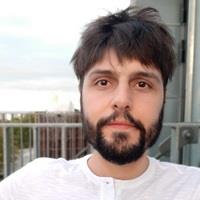 Portrait photo of Felipe Mammoli.